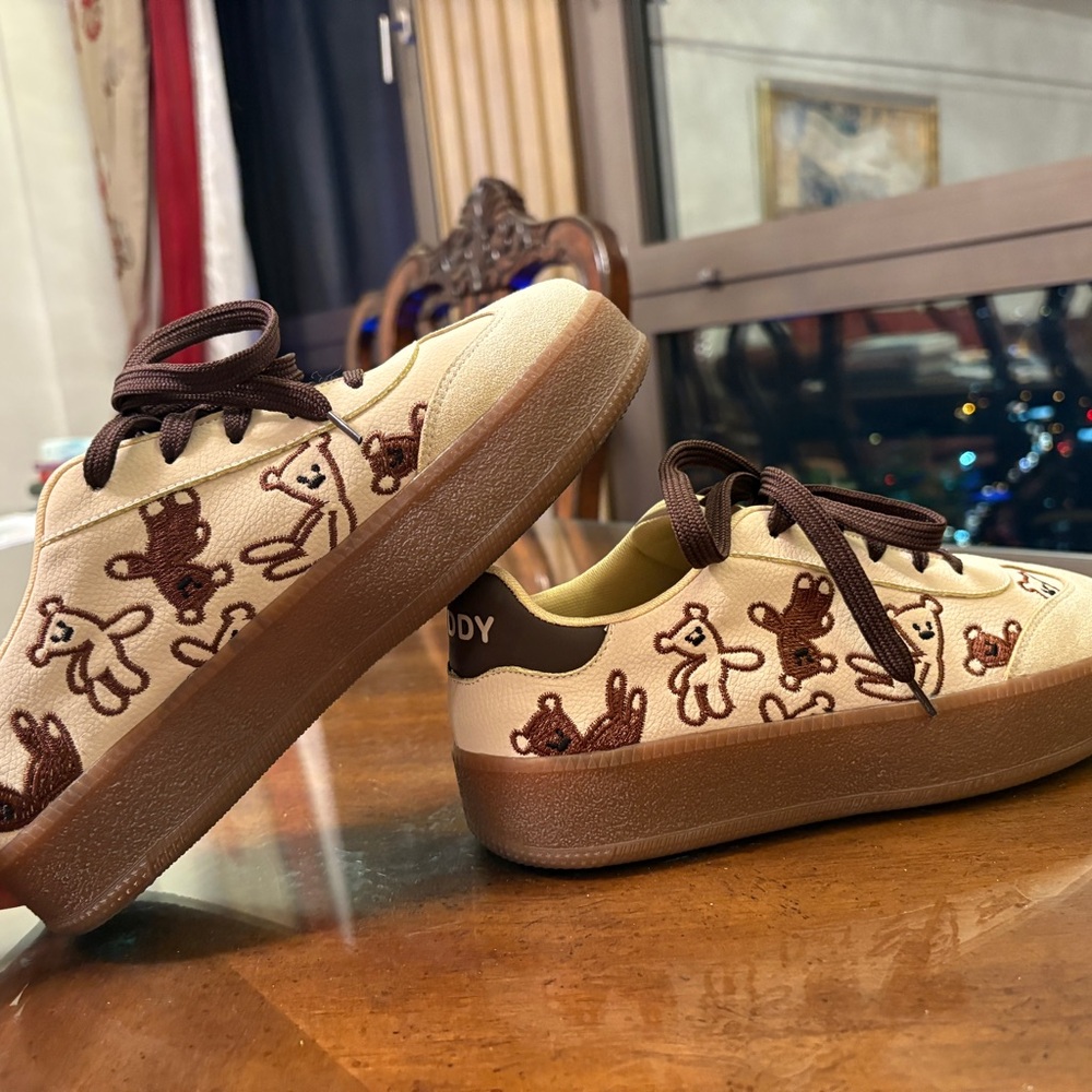 Women cute teddy sneakers
